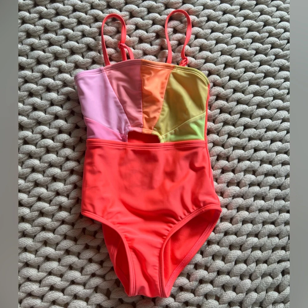 Cat & Jack XS (4/5) NWOT girls bathing suit